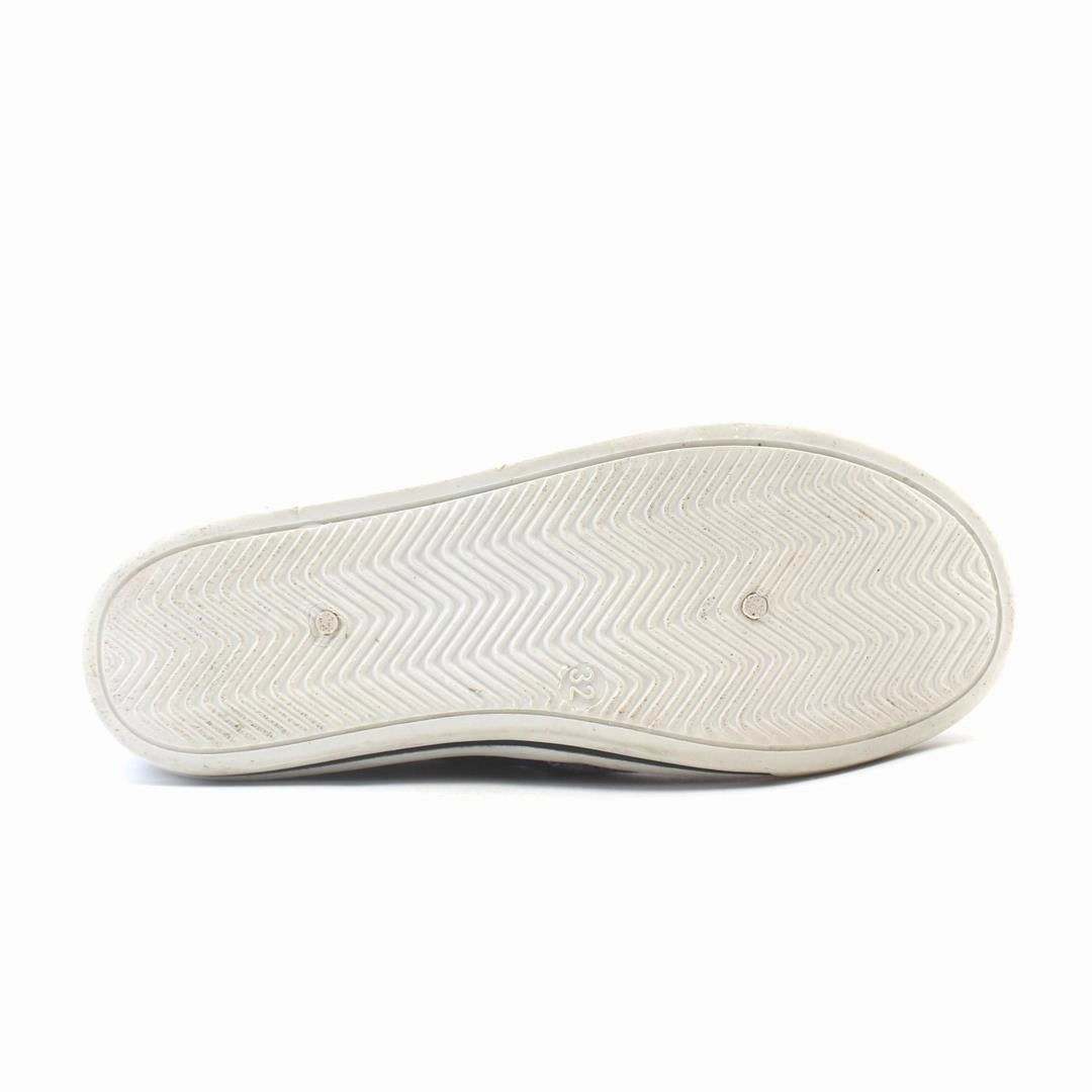 AMERICAN BRAND . simple casual shoe pictures