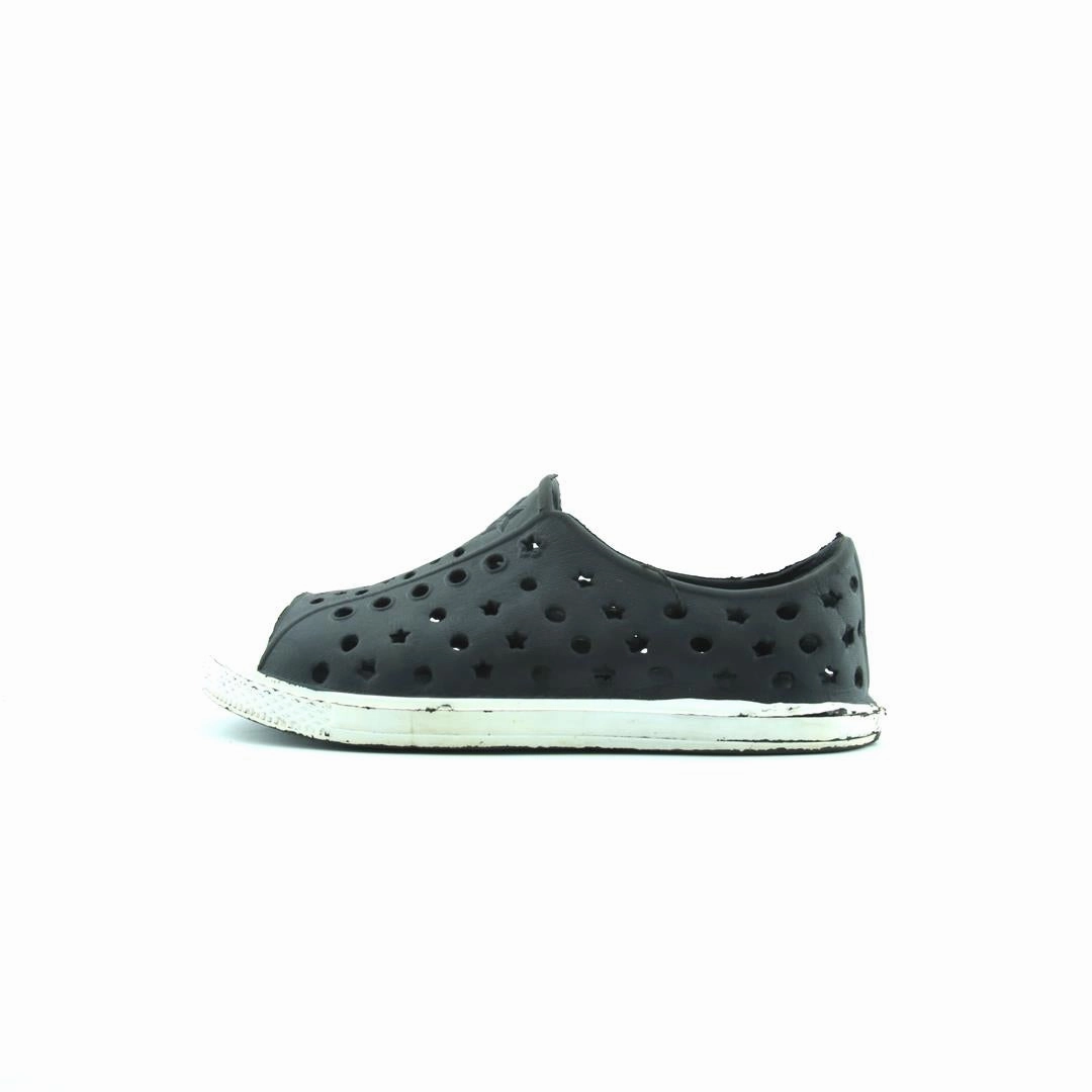 AMERICAN BRAND . simple casual shoe pictures
