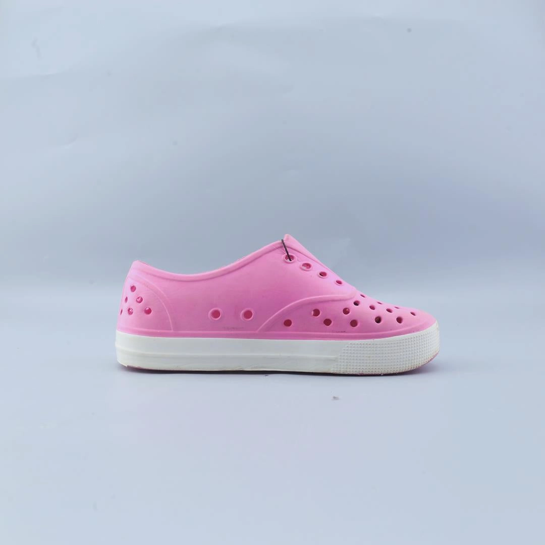 AMERICAN BRAND . simple casual shoe pictures