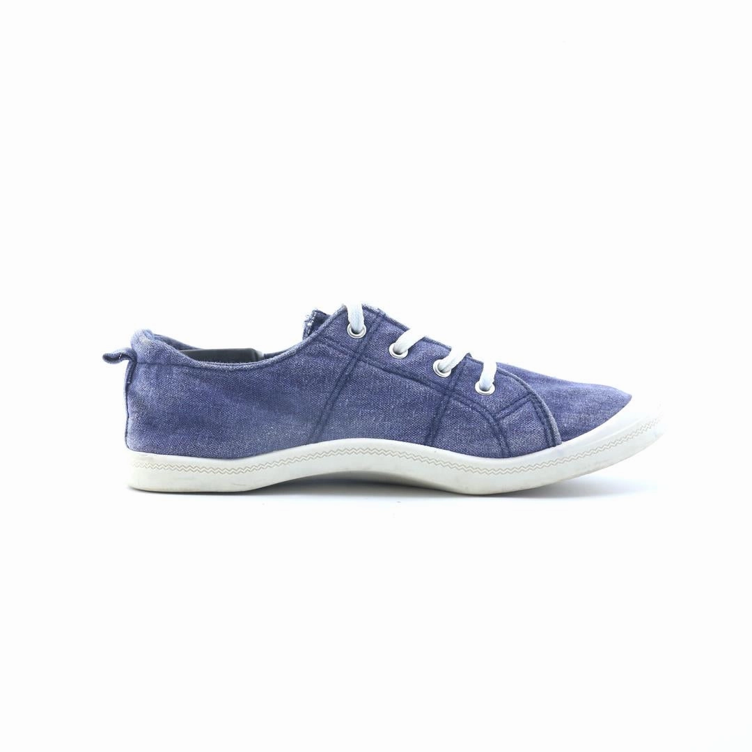 AMERICAN BRAND . simple casual shoe pictures