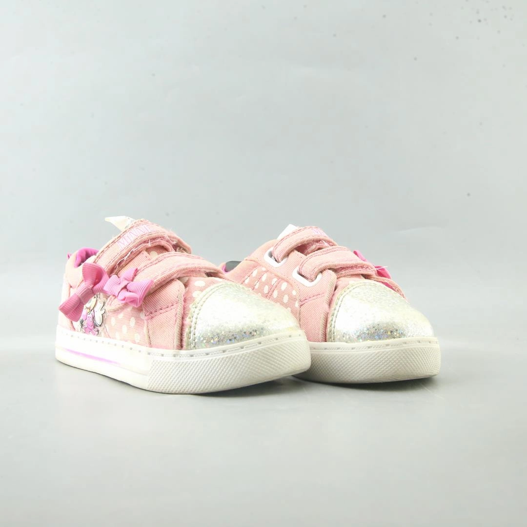 AMERICAN BRAND . simple casual shoe pictures
