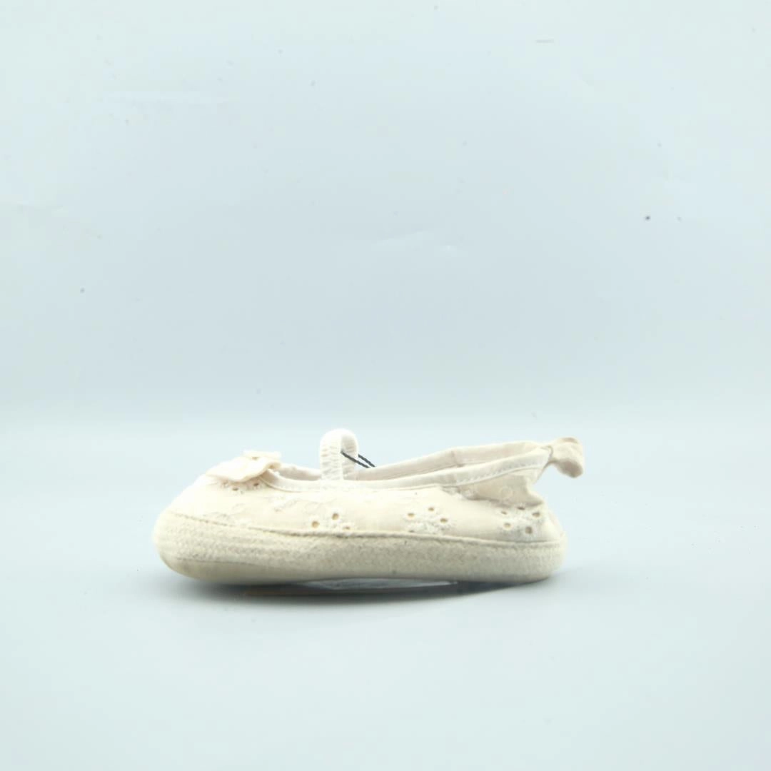 AMERICAN BRAND . simple casual shoe pictures