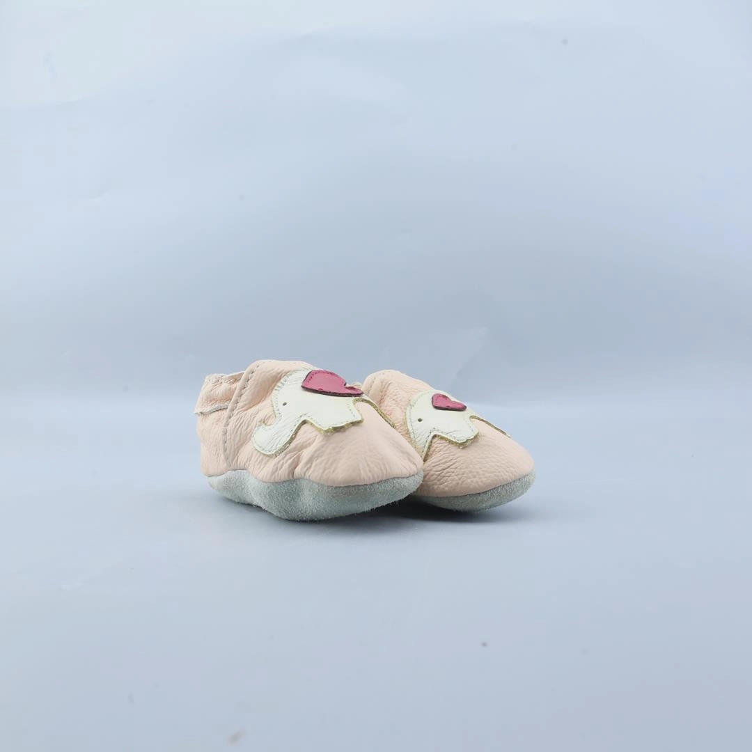 AMERICAN BRAND . simple casual shoe pictures