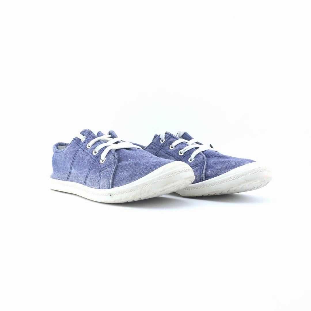 AMERICAN BRAND . simple casual shoe pictures