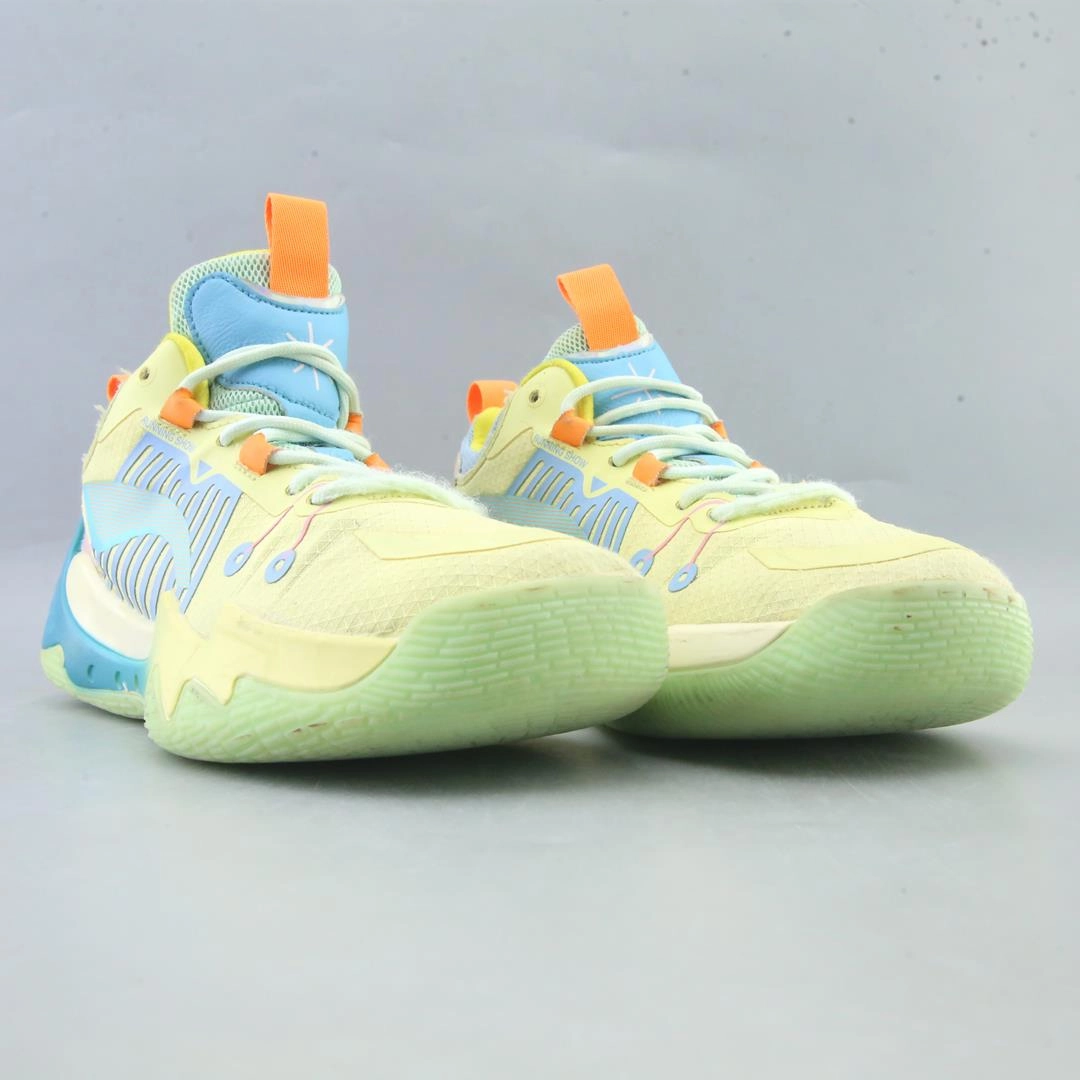 AMERICAN BRAND . stylish walking shoe photos