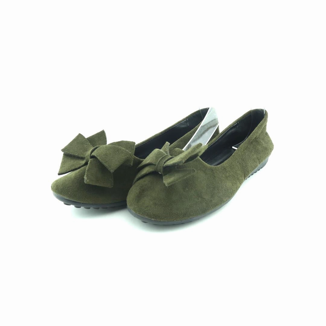 AMERICAN BRAND . American everyday footwear