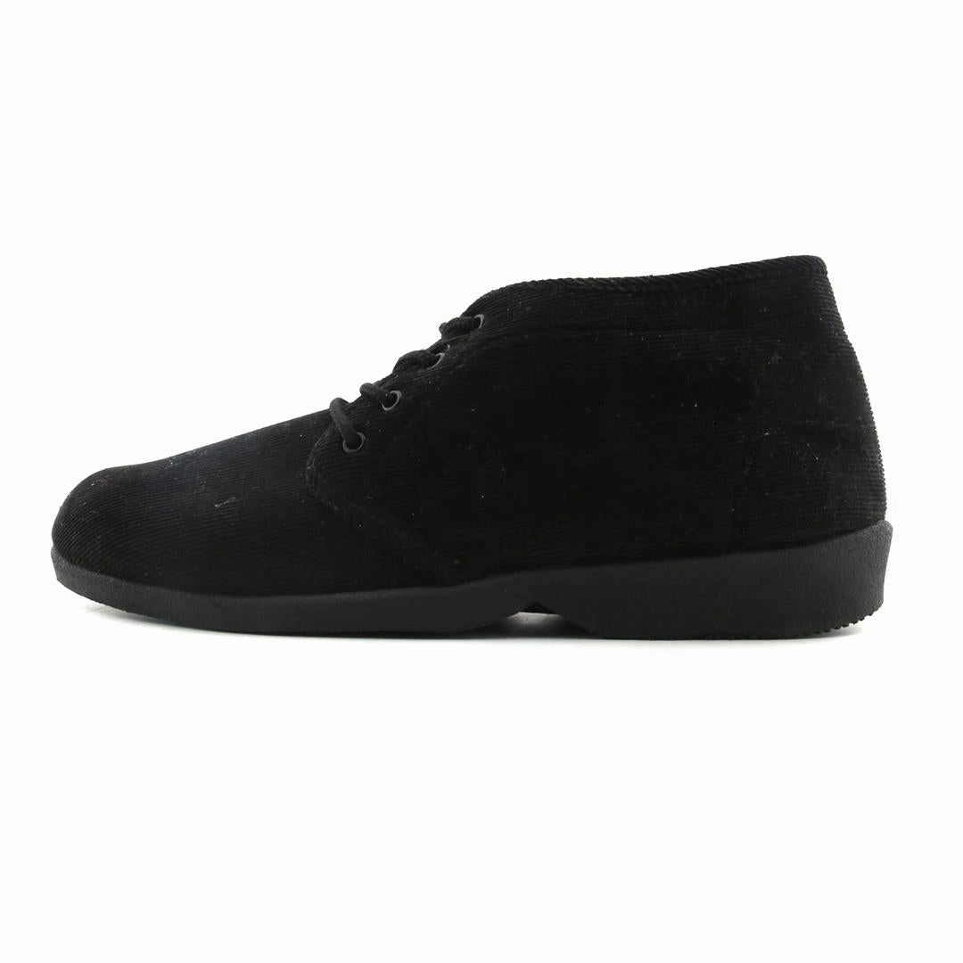 AMERICAN BRAND . American everyday footwear