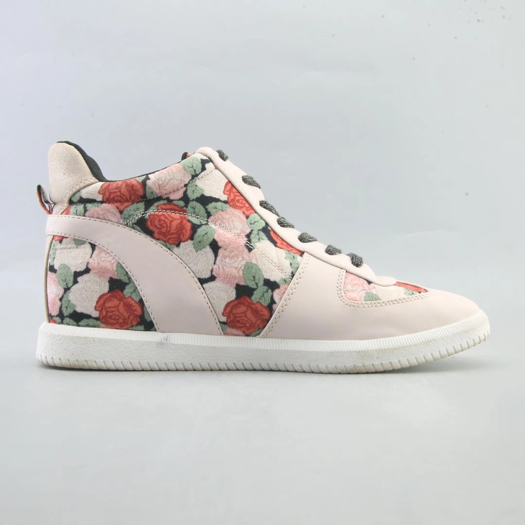 AMERICAN BRAND . stylish walking shoe photos