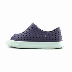 AMERICAN BRAND . American everyday footwear
