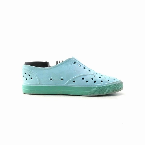AMERICAN BRAND . stylish walking shoe photos