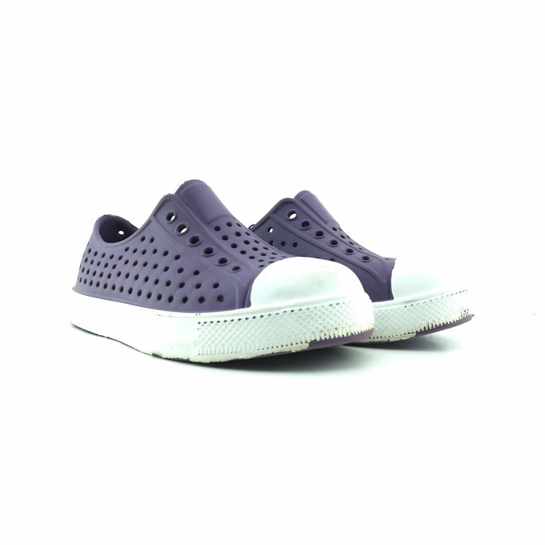 AMERICAN BRAND . stylish walking shoe photos