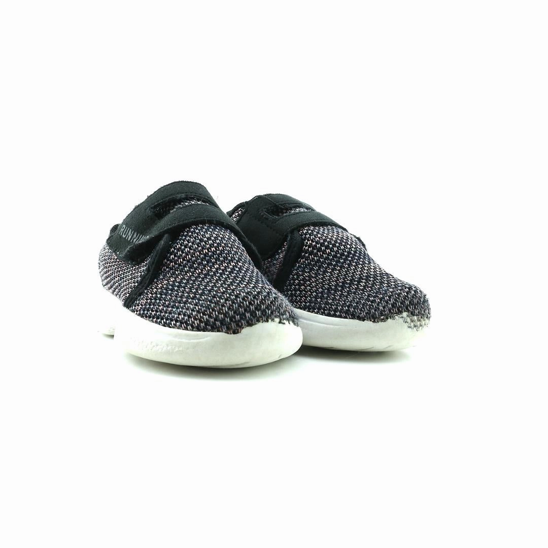 AMERICAN BRAND . stylish walking shoe photos