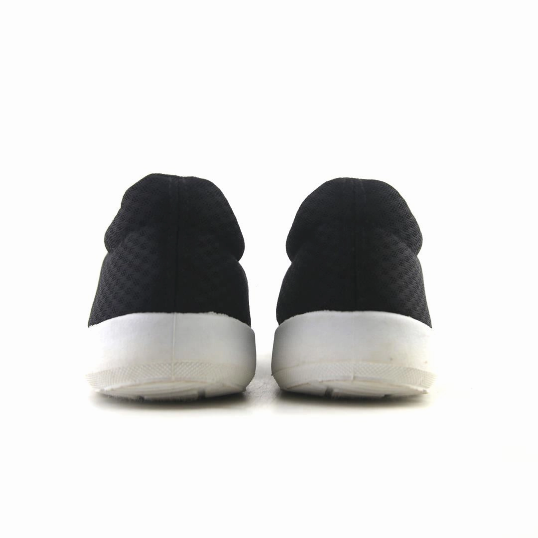 AMERICAN BRAND . stylish walking shoe photos