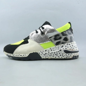 AMERICAN BRAND . American everyday footwear