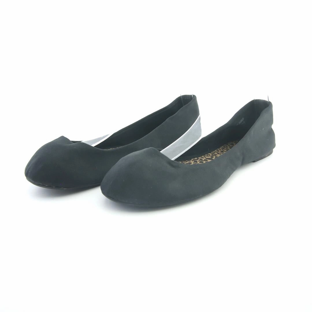AMERICAN BRAND . American everyday footwear