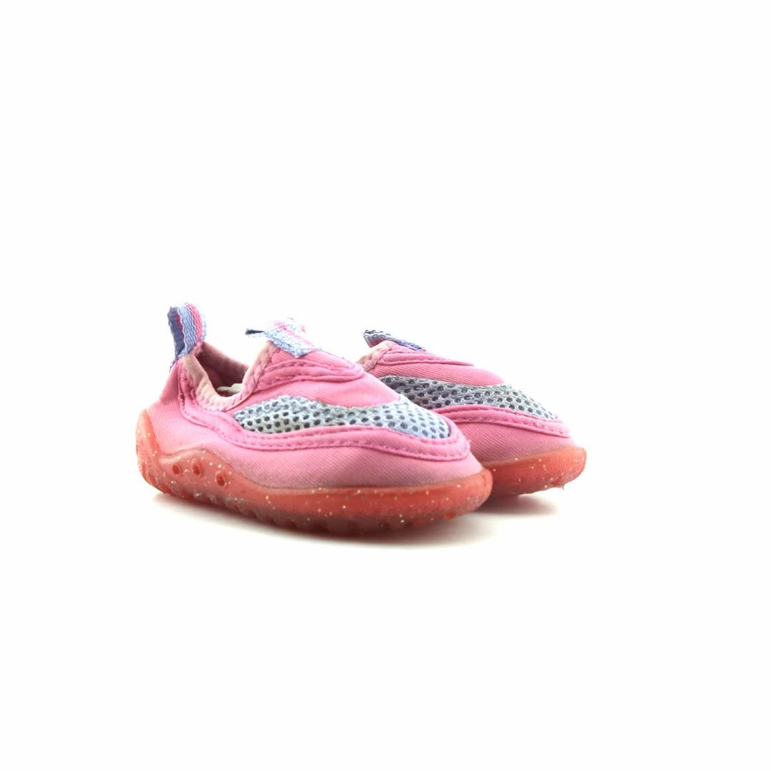 AMERICAN BRAND . stylish walking shoe photos