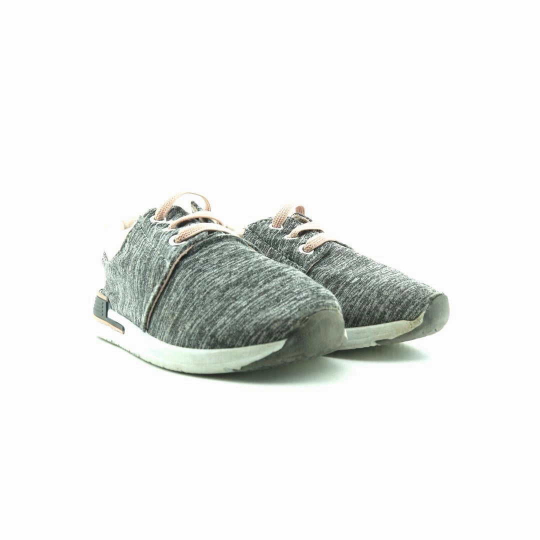 AMERICAN BRAND . stylish walking shoe photos