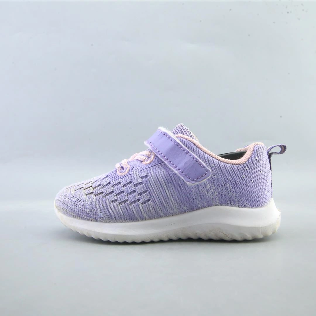 AMERICAN BRAND . American everyday footwear
