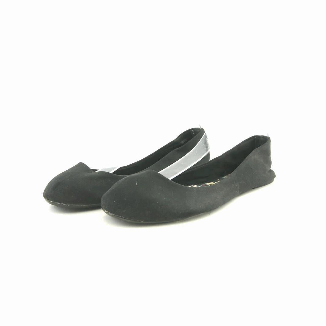 AMERICAN BRAND . American everyday footwear