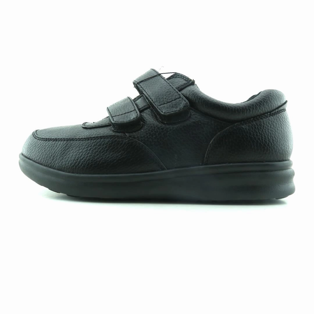 AMERICAN BRAND . American everyday footwear