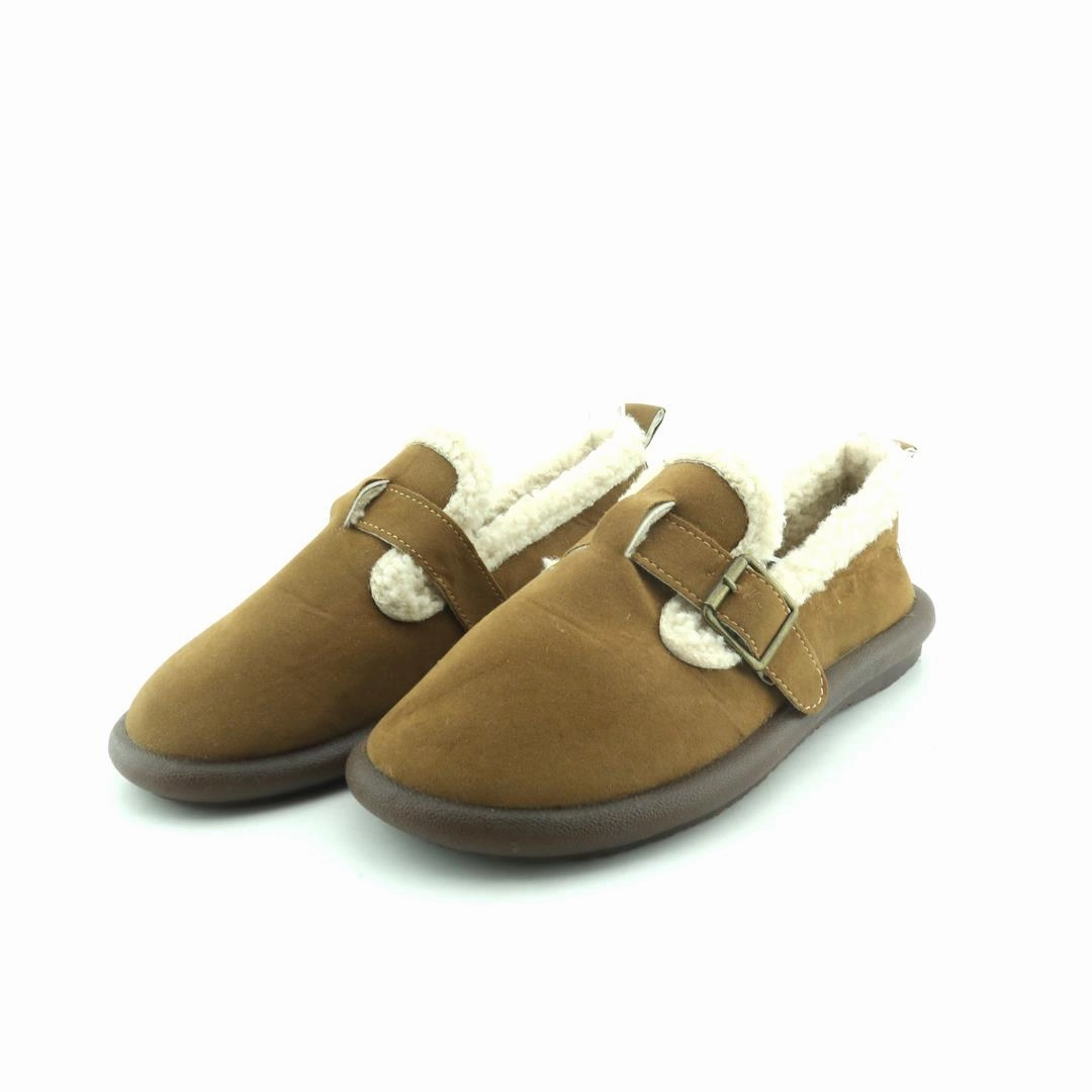 AMERICAN BRAND . American everyday footwear