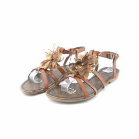 AMERICAN BRAND . American everyday footwear