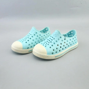 AMERICAN BRAND . American everyday footwear