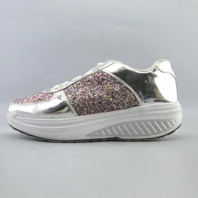 AMERICAN BRAND . American everyday footwear