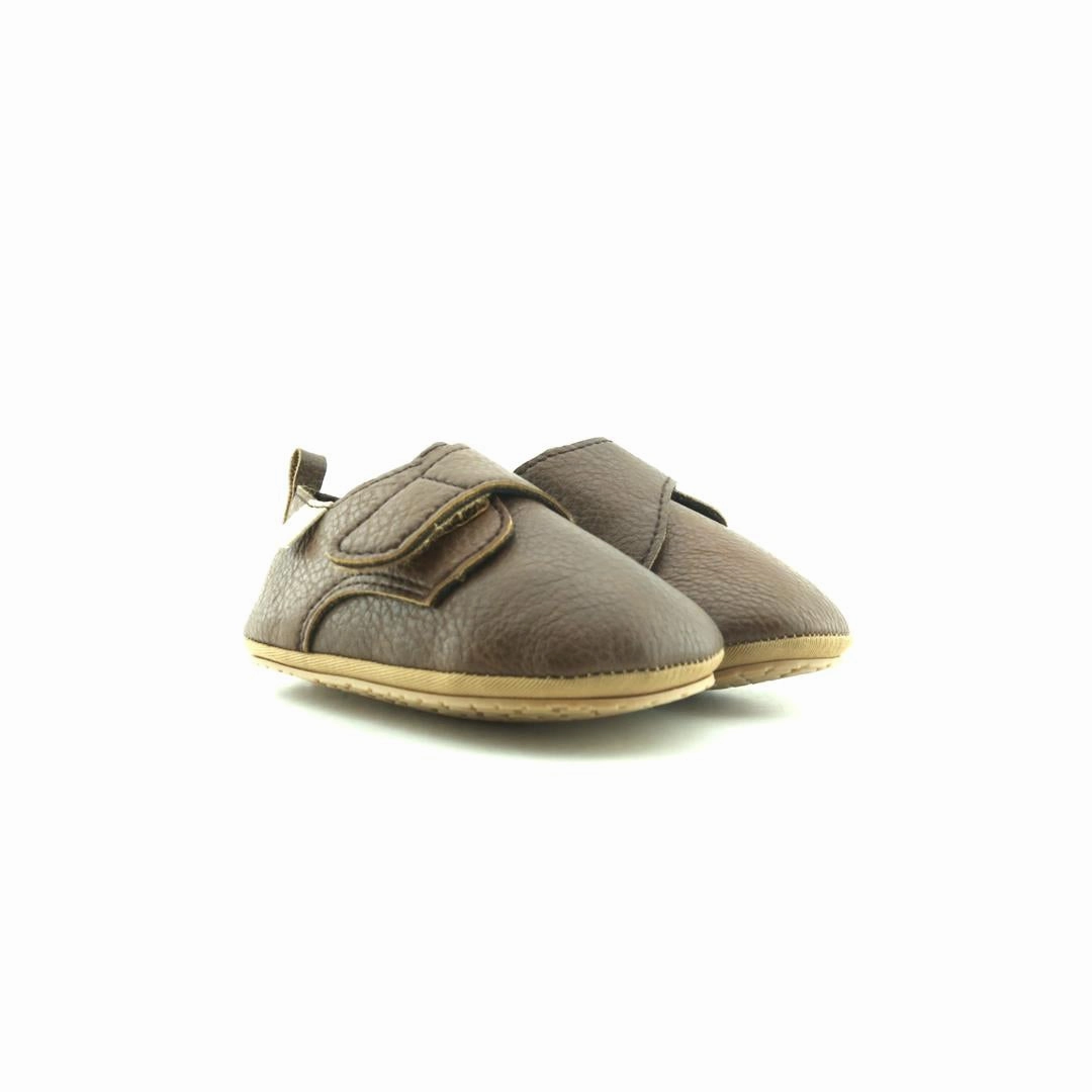 AMERICAN BRAND . stylish walking shoe photos