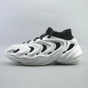 AMERICAN BRAND . American everyday footwear