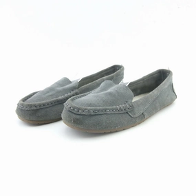 AMERICAN BRAND . American everyday footwear