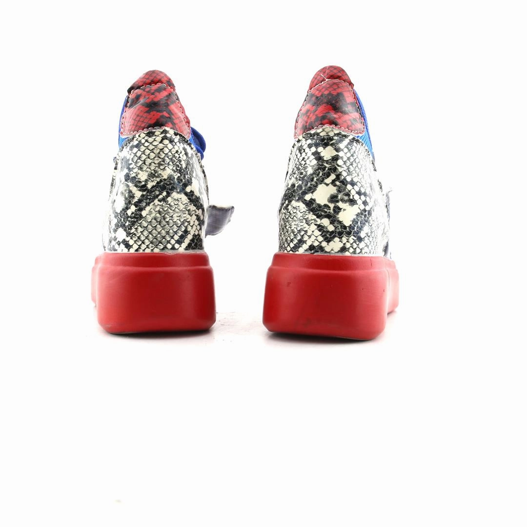 AMERICAN BRAND . stylish walking shoe photos