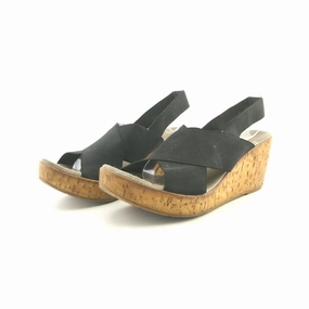 AMERICAN BRAND . American everyday footwear