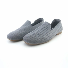 AMERICAN BRAND . American everyday footwear