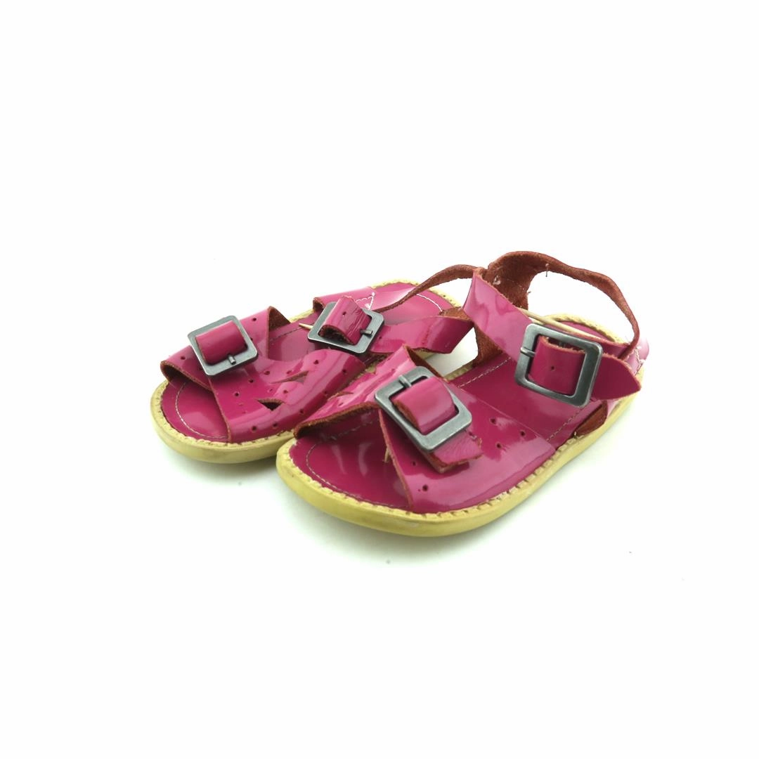 AMERICAN BRAND . American everyday footwear