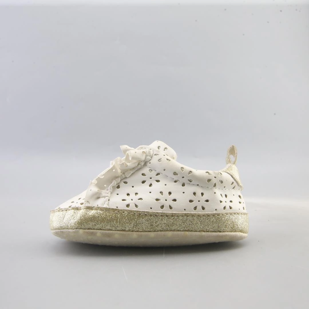 AMERICAN BRAND . American everyday footwear
