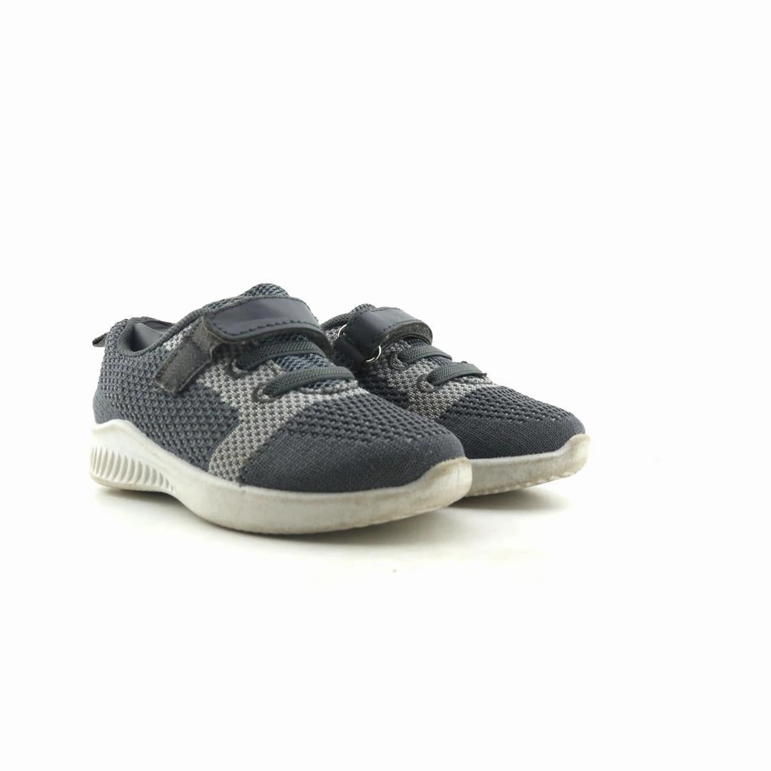 AMERICAN BRAND . stylish walking shoe photos
