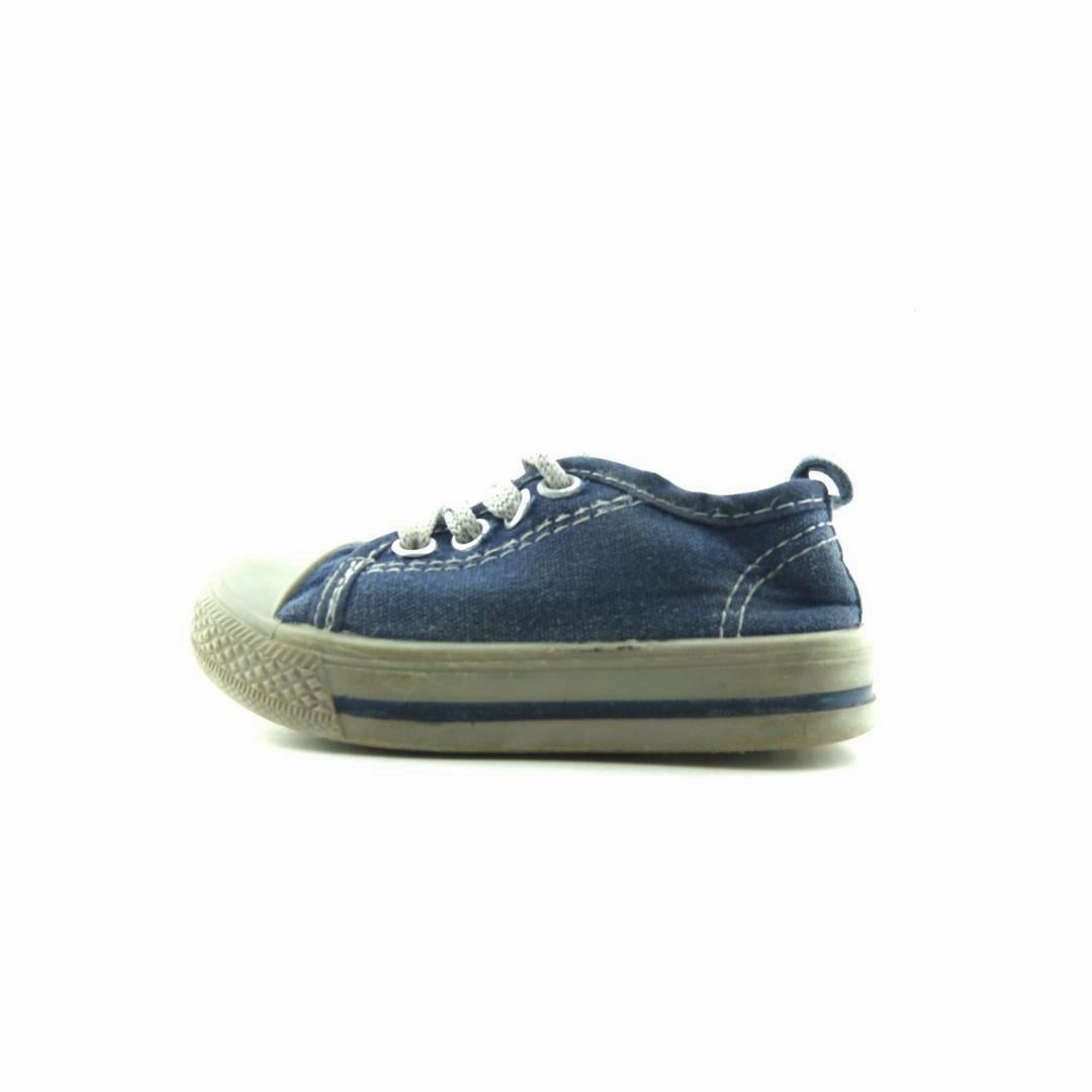 AMERICAN BRAND . American everyday footwear