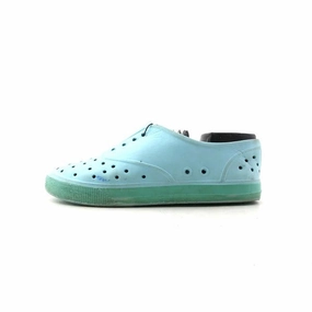 AMERICAN BRAND . American everyday footwear