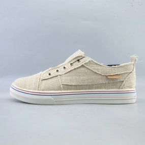 AMERICAN BRAND . American everyday footwear