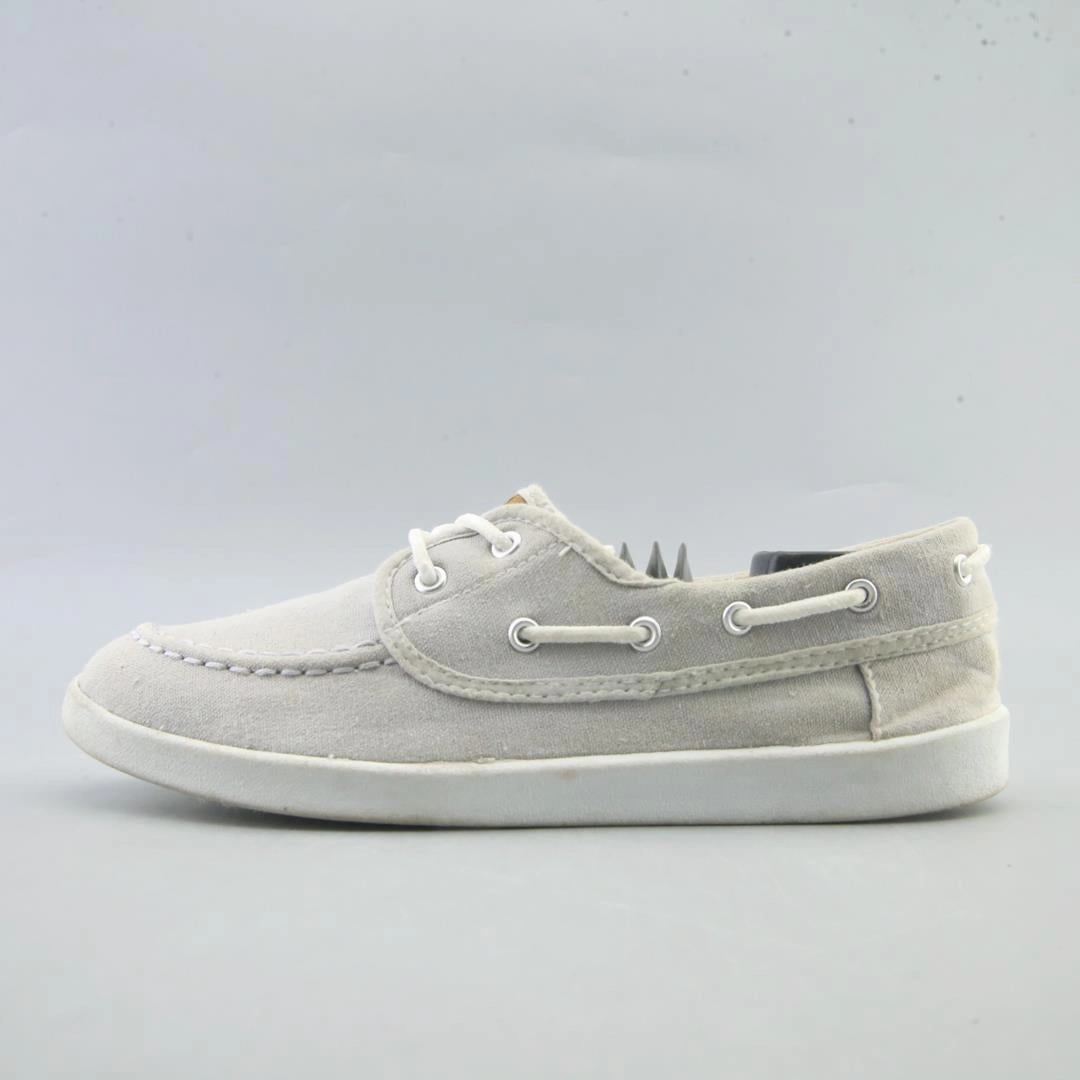 AMERICAN BRAND . American everyday footwear