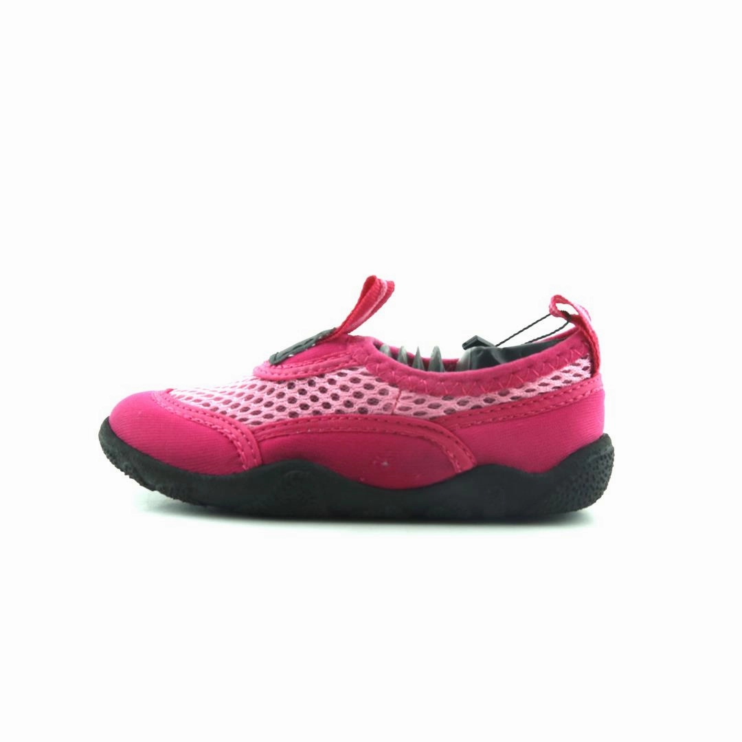 AMERICAN BRAND . American everyday footwear