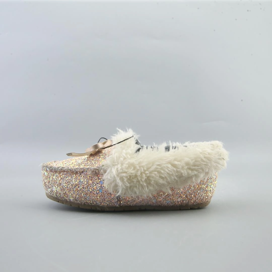 AMERICAN BRAND . American everyday footwear