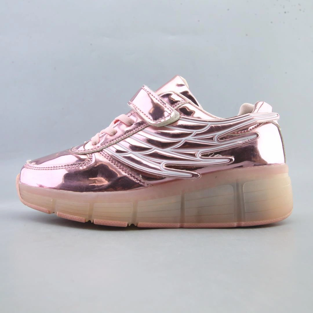 AMERICAN BRAND . American everyday footwear