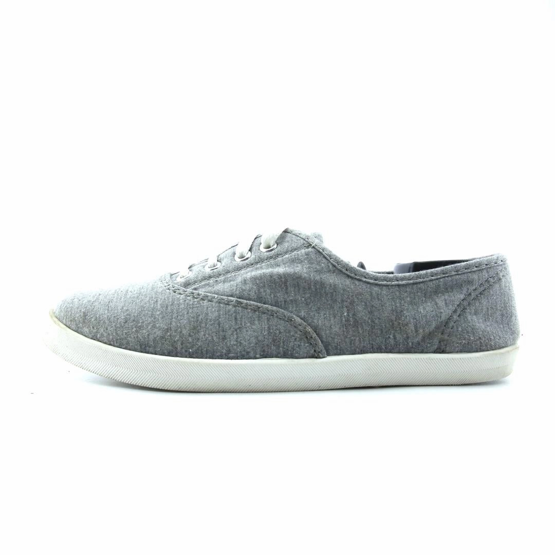 AMERICAN BRAND . American everyday footwear
