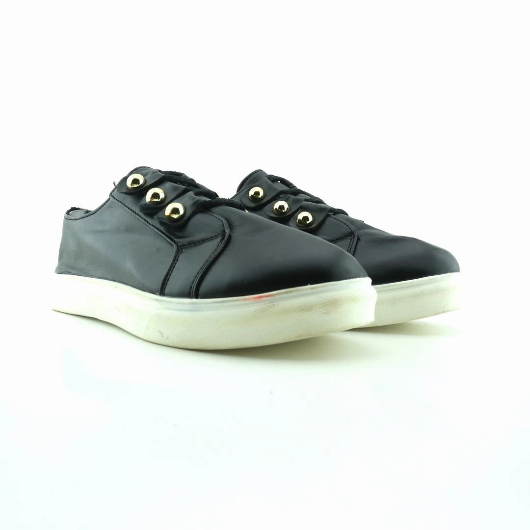AMERICAN BRAND . stylish walking shoe photos