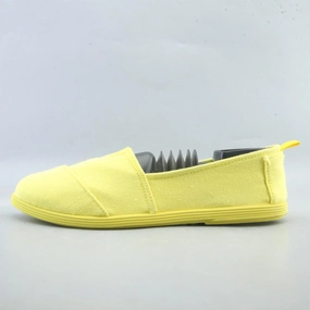AMERICAN BRAND . American everyday footwear