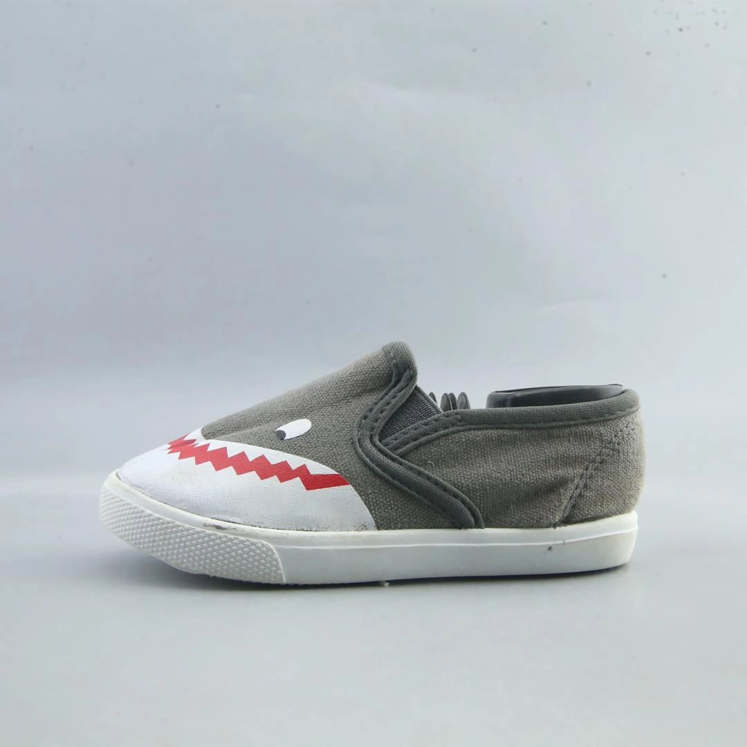 AMERICAN BRAND . American everyday footwear