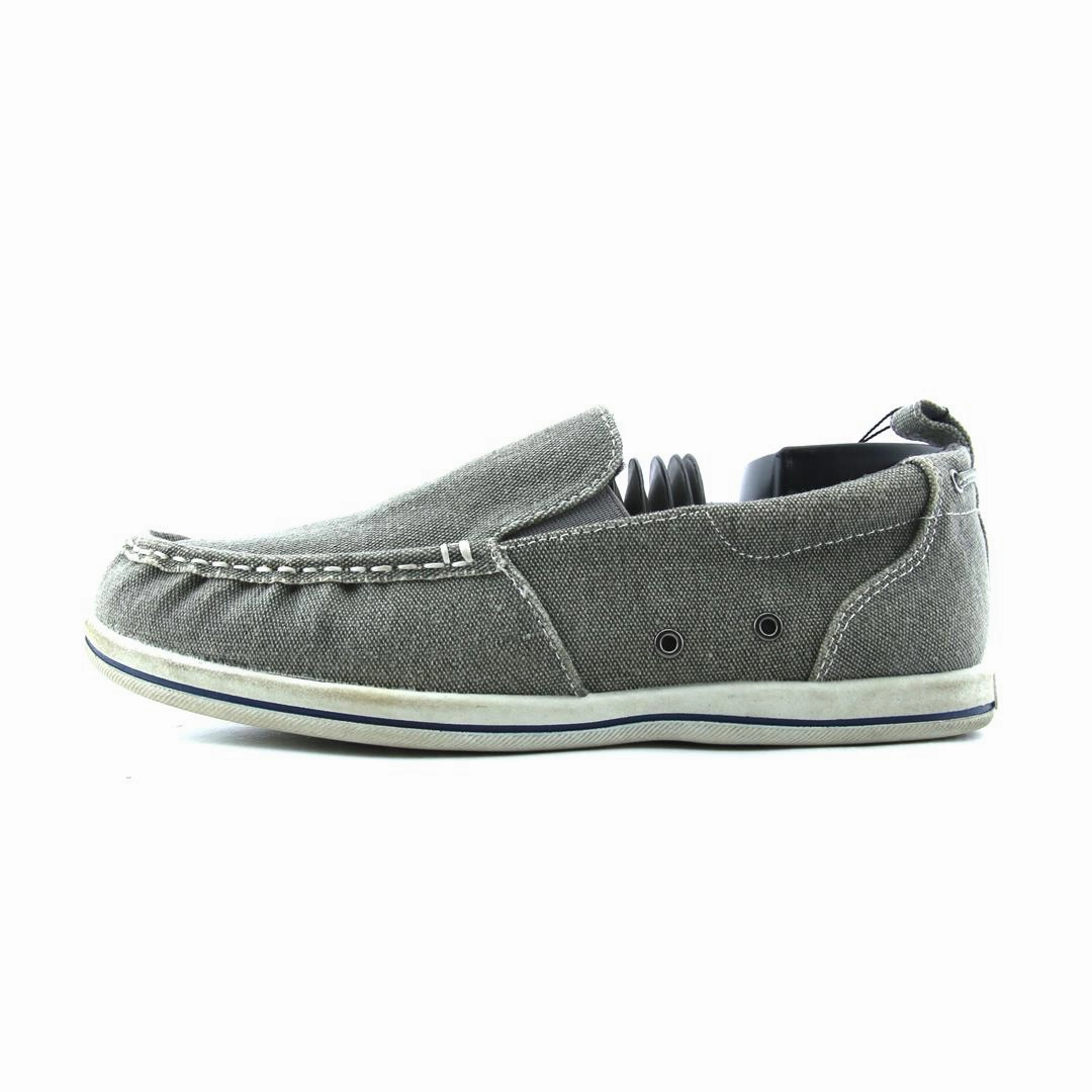 AMERICAN BRAND . American everyday footwear