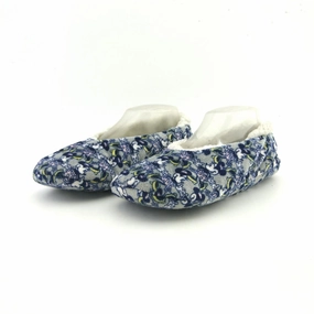 AMERICAN BRAND . American everyday footwear